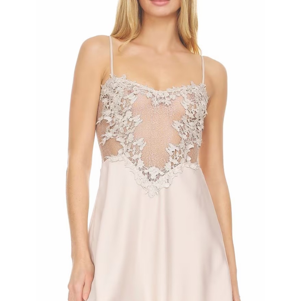 Flora Nikrooz Cream Chemise with Floral Embellishments-M